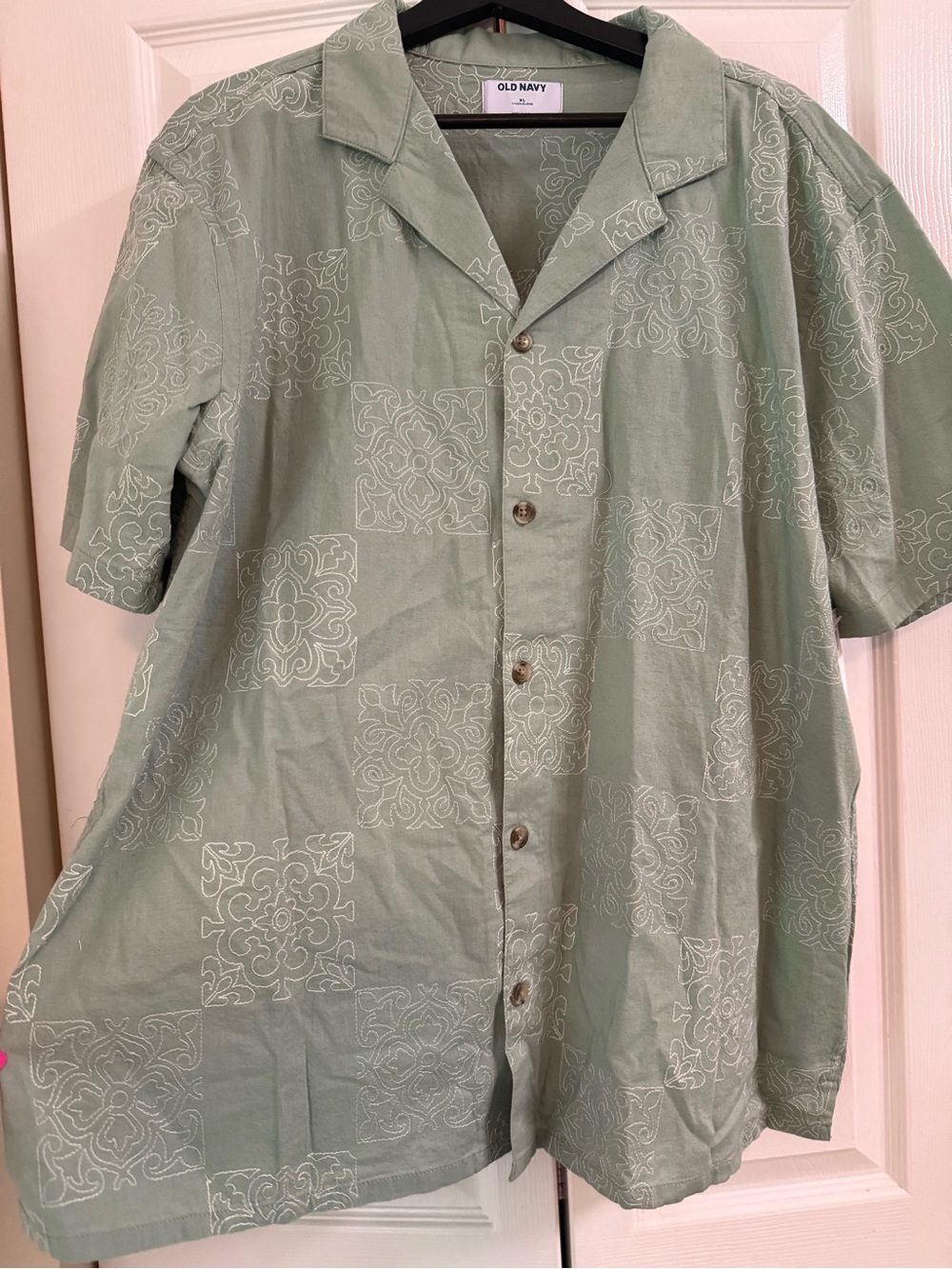 Old Navy light sage Green Embroidered Short Sleeve Shirt